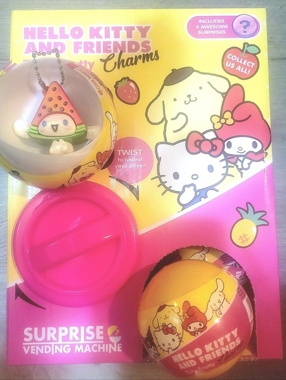 HELLO KITTY & FRIENDS Full Surprise Vending Machine w/ 4 Toys Including *CHASE*!